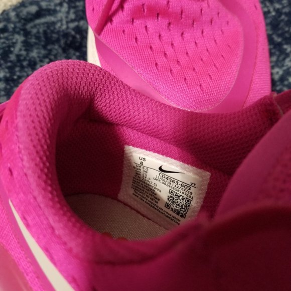 Nike - Picture 6 of 7